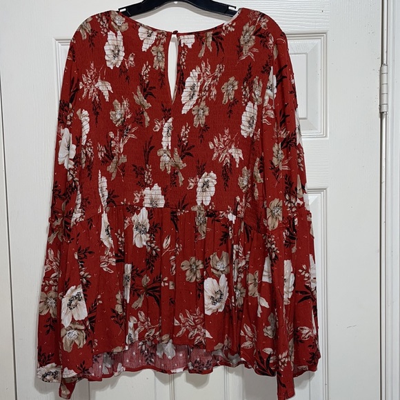 Super cute torrid long sleeve keyhole back blouse! Perfect for fall!! - Picture 3 of 3